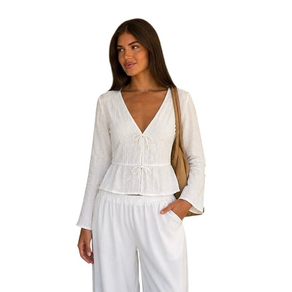 NWT Hollister Women’s White Swiss Dot Tie Front Peplum Blouse Long Sleeve XS